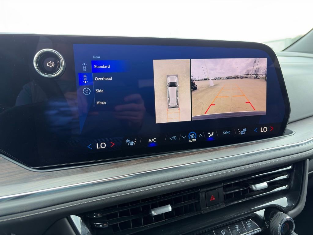 Used 2025 Chevrolet Tahoe Z71 image 25