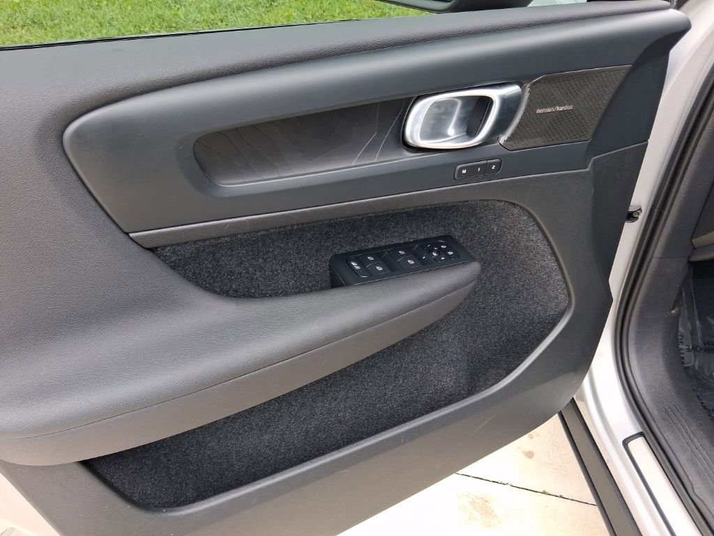 Used 2023 Volvo C40 P8 Recharge Ultimate w/ Protection Package Premier AWD/4WD image 15