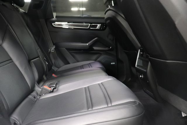 Used 2019 Porsche Cayenne S AWD/4WD image 26