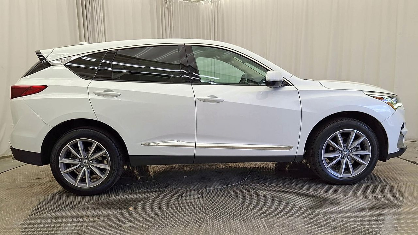 Used 2020 Acura RDX AWD w/ Technology Package image 4