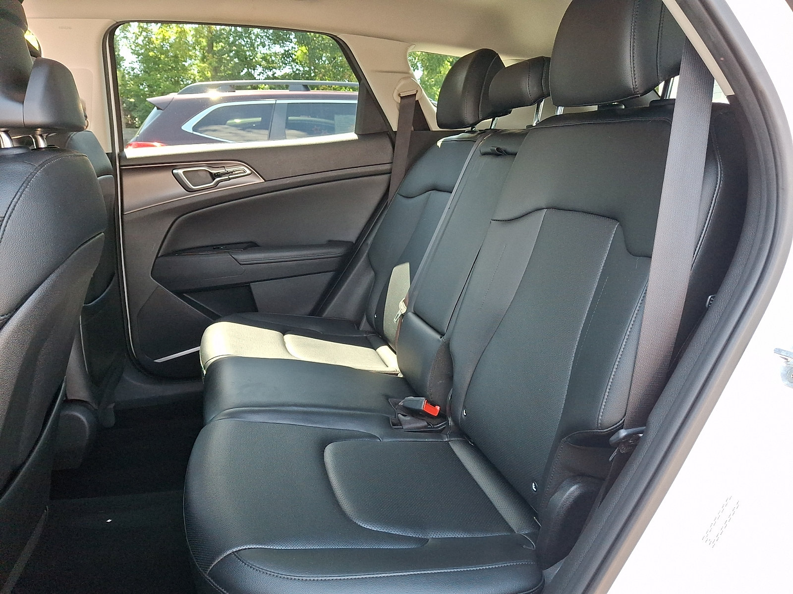 Certified 2023 Kia Sportage EX FWD image 9