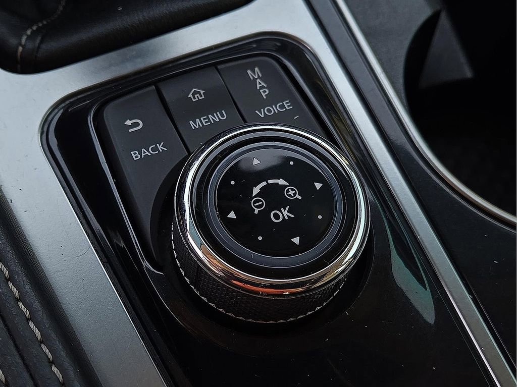 Used 2017 Nissan Maxima Platinum w/ Interior Lighting Package image 14