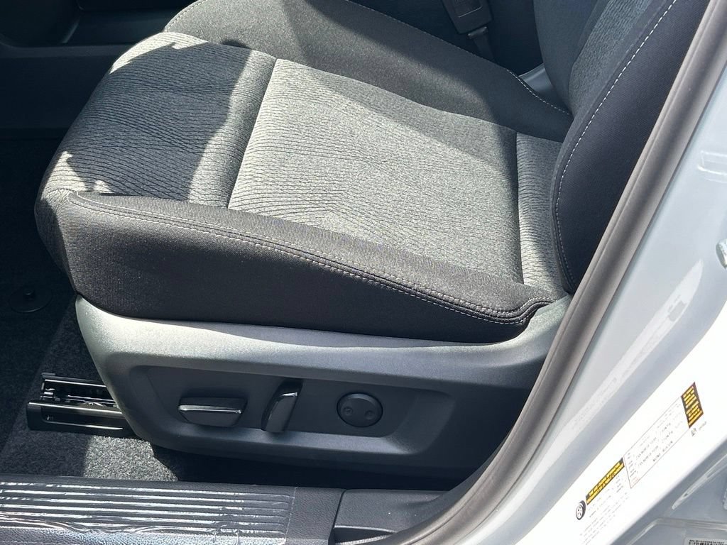 New 2026 Nissan Rogue SV FWD image 17