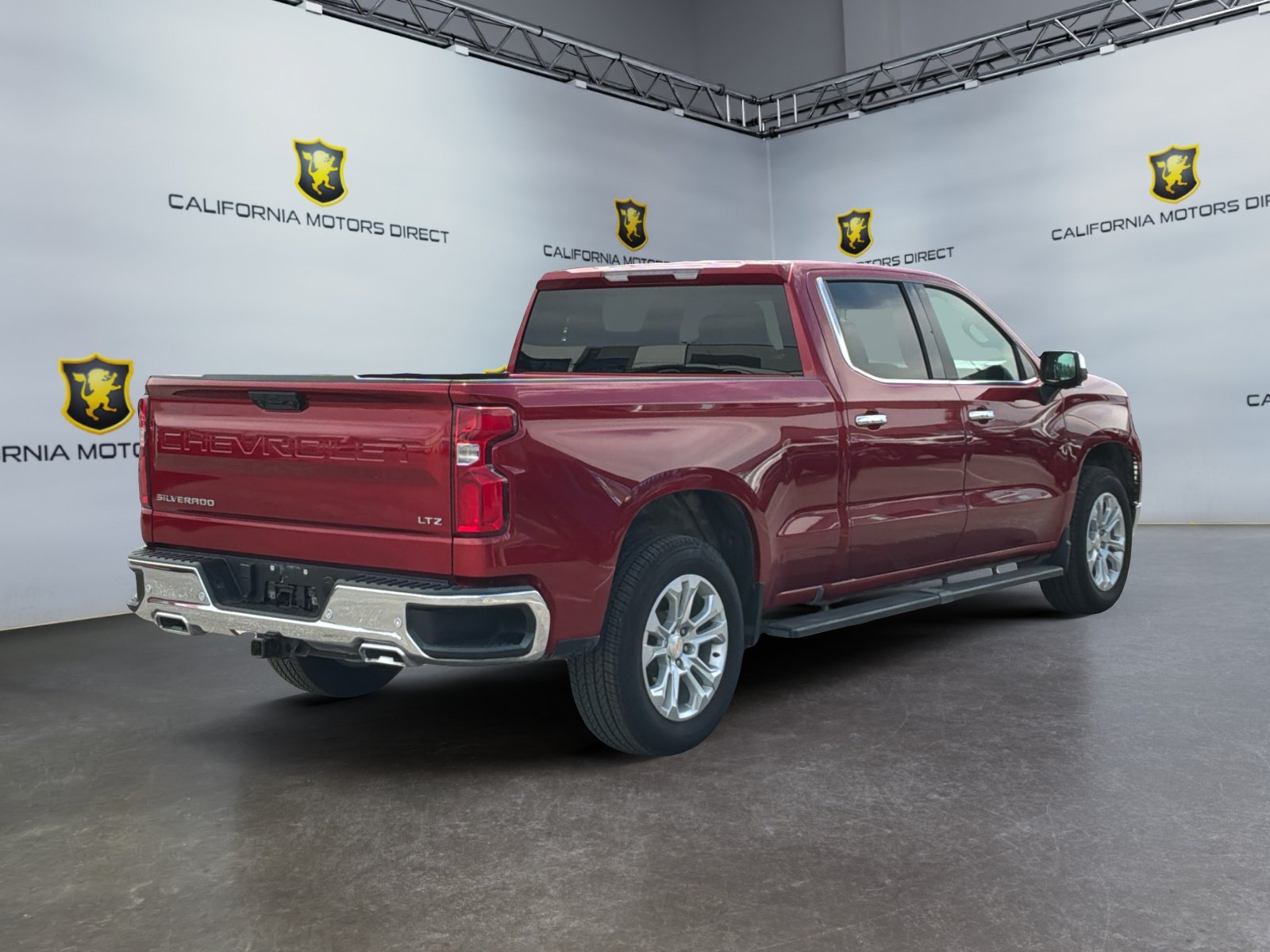 Used 2023 Chevrolet Silverado 1500 LTZ w/ Z71 Off-Road Package AWD/4WD image 5