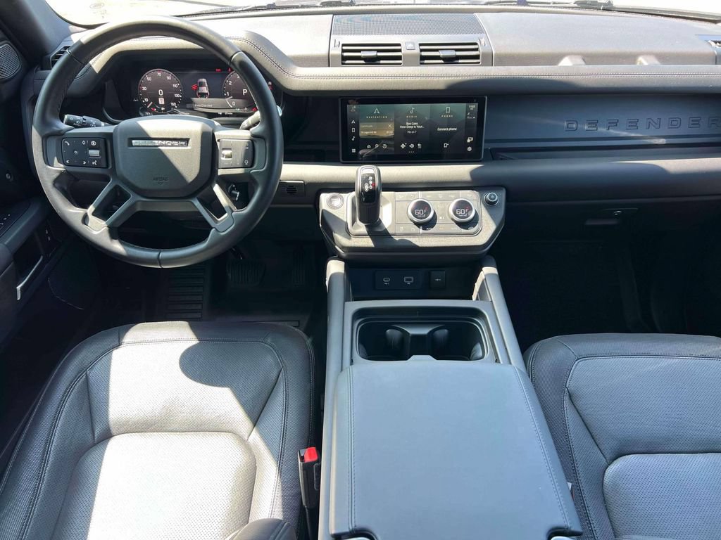 Used 2024 Land Rover Defender 110 X-Dynamic SE AWD/4WD image 13