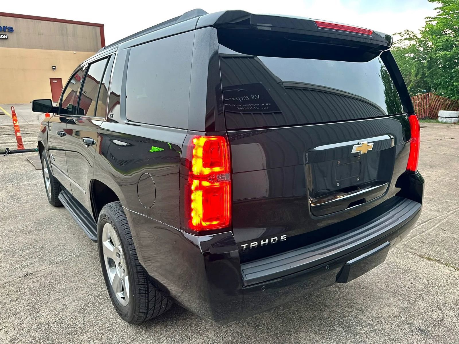 Used 2016 Chevrolet Tahoe LT w/ Texas Edition Package RWD image 4