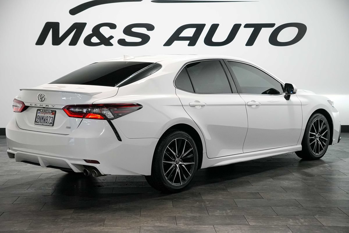 Used 2021 Toyota Camry SE FWD image 4