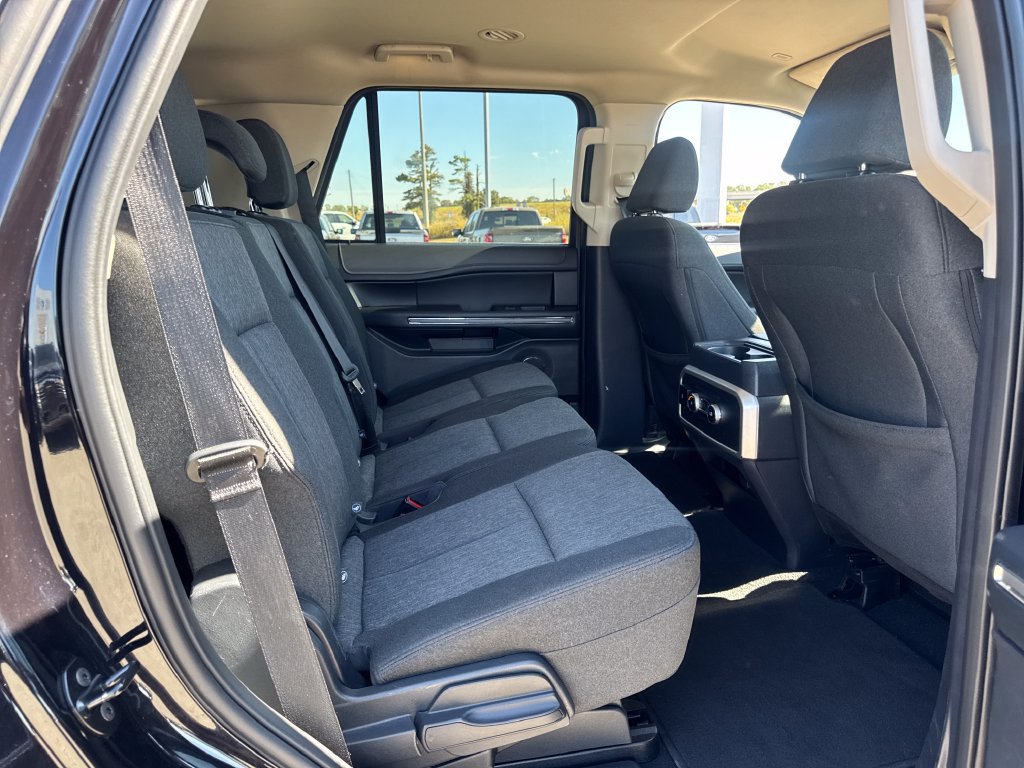 Used 2024 Ford Expedition XLT AWD/4WD image 12
