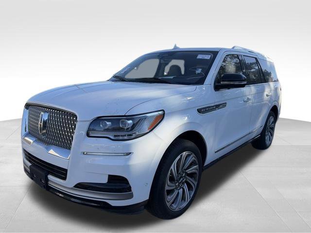 Certified 2023 Lincoln Navigator Reserve AWD/4WD image 4