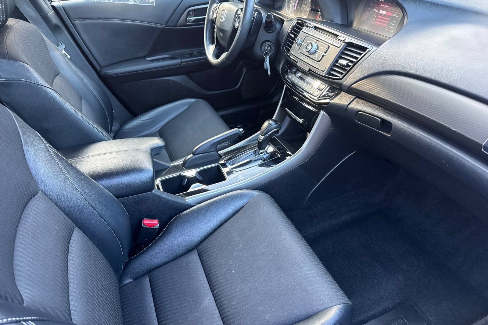 Used 2017 Honda Accord Sport image 15
