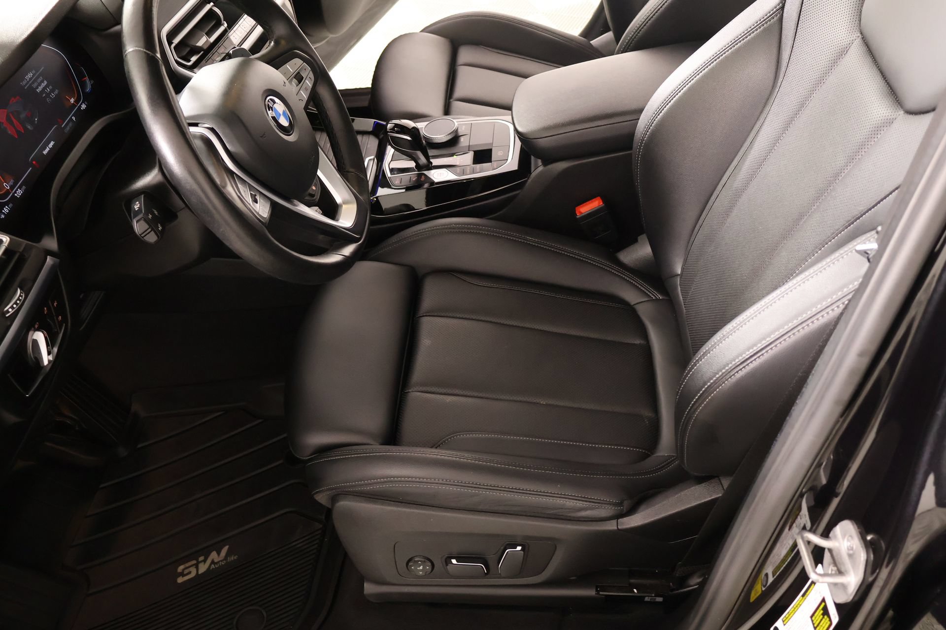 Used 2024 BMW X3 sDrive30i w/ Convenience Package RWD image 12