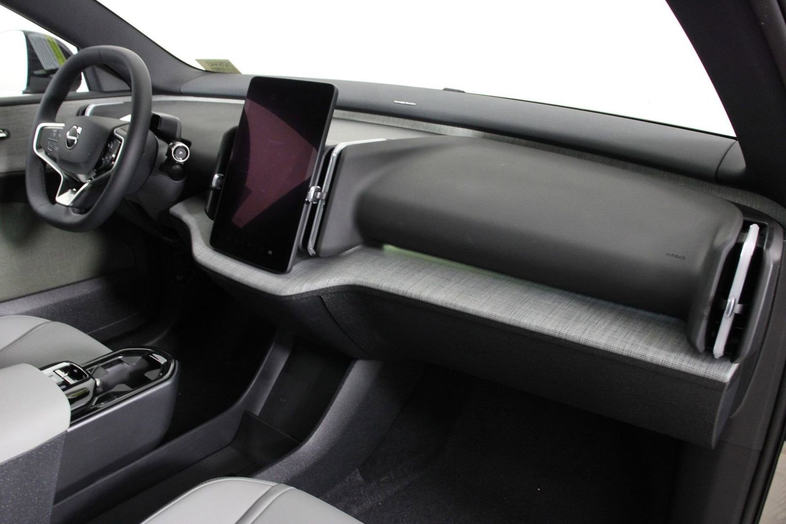 New 2026 Volvo EX30 Cross Country Ultra w/ Protection Package Premier image 9