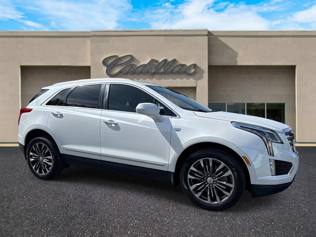 Used 2017 Cadillac XT5 Premium Luxury FWD image 1