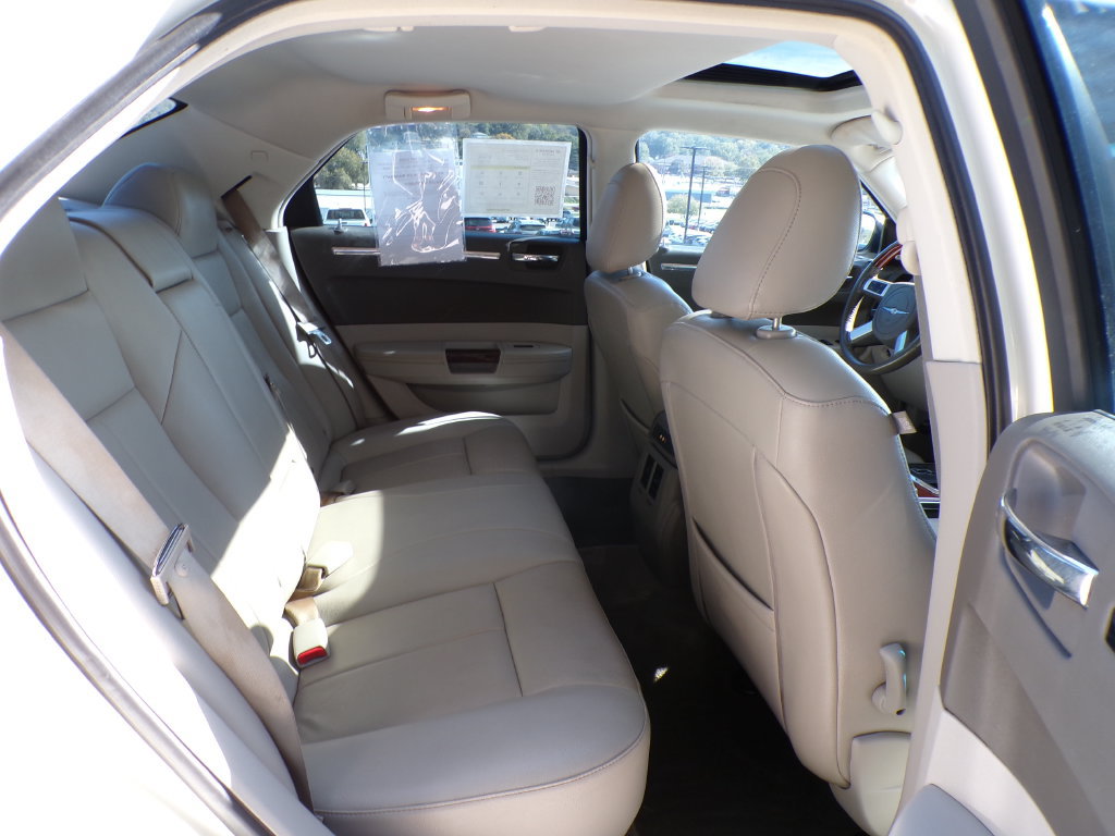Used 2008 Chrysler 300 Limited AWD/4WD image 21