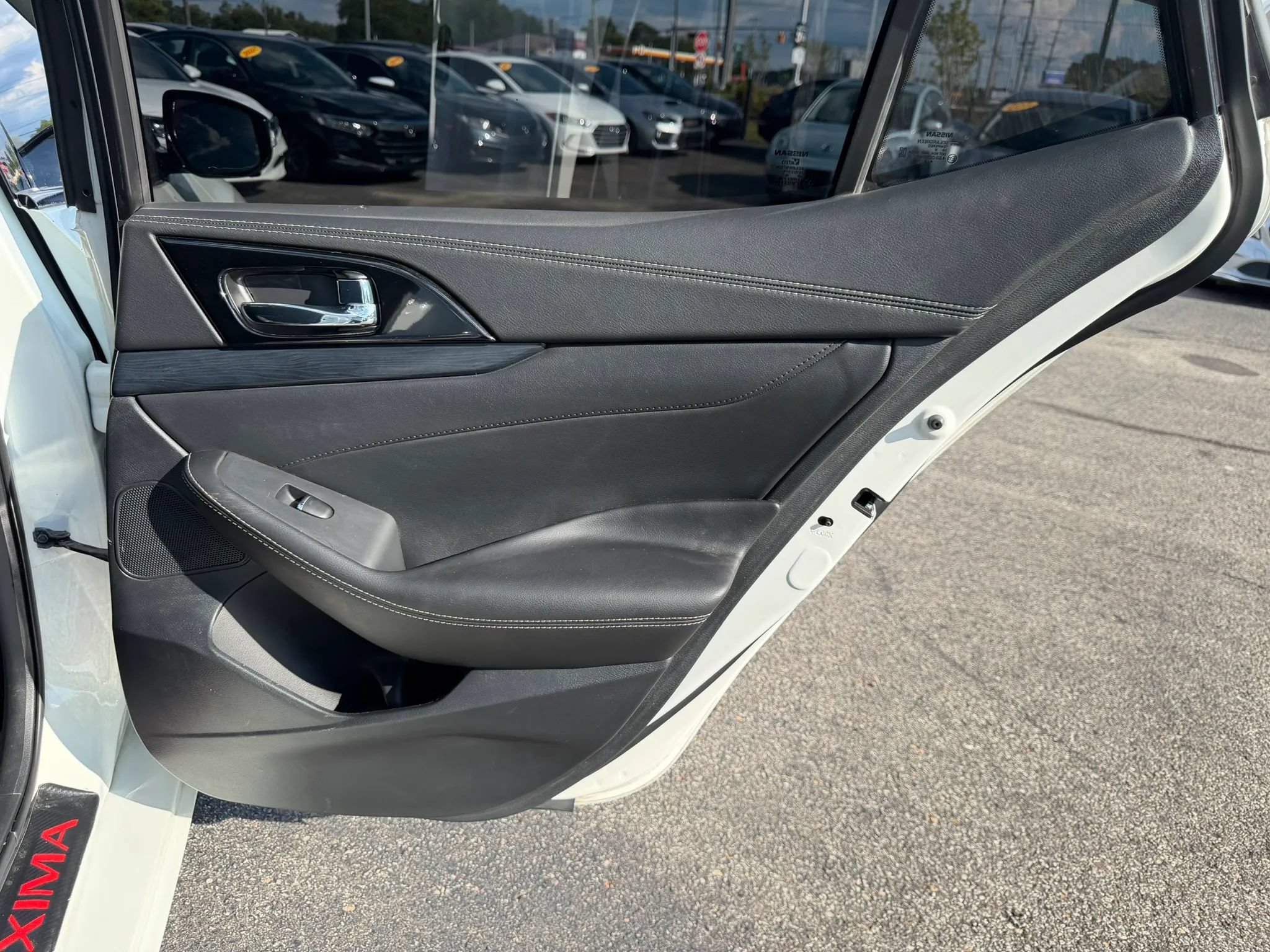 Used 2020 Nissan Maxima Platinum w/ Sport Mat Group FWD image 27