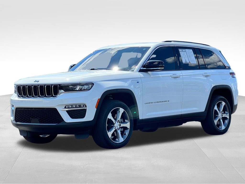 Used 2023 Jeep Grand Cherokee 4WD 4xe image 3