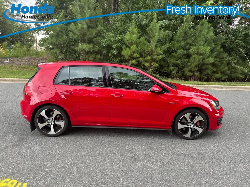 Used 2017 Volkswagen GTI SE FWD image 3