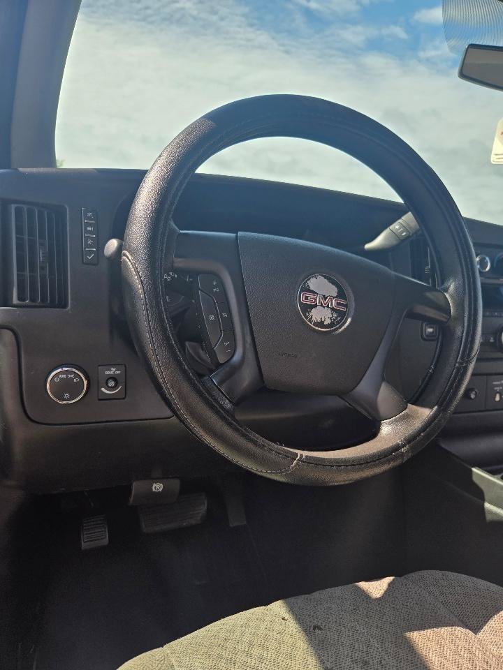 Used 2014 GMC Savana 3500 RWD image 15
