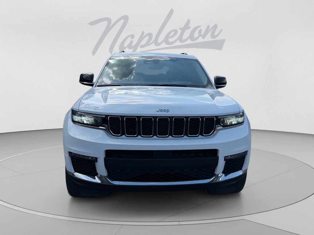 Used 2022 Jeep Grand Cherokee L Limited AWD/4WD image 9