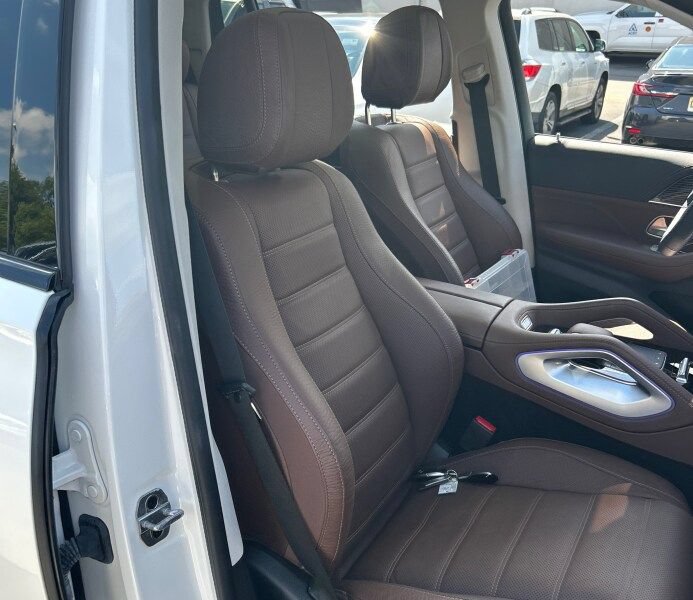 Used 2024 Mercedes-Benz GLS 450 4MATIC image 14