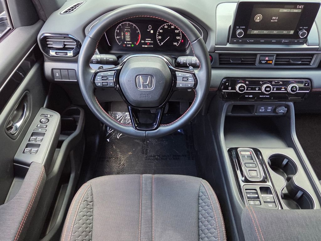 Used 2023 Honda Pilot Sport image 12