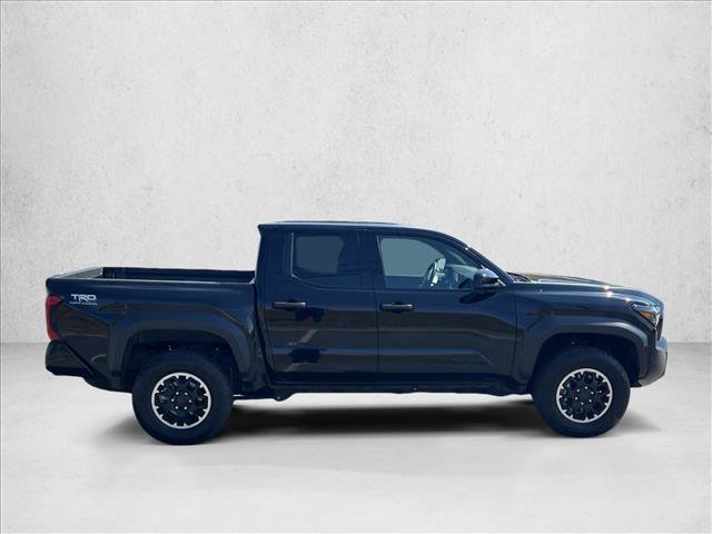 Used 2025 Toyota Tacoma TRD Off-Road AWD/4WD image 4