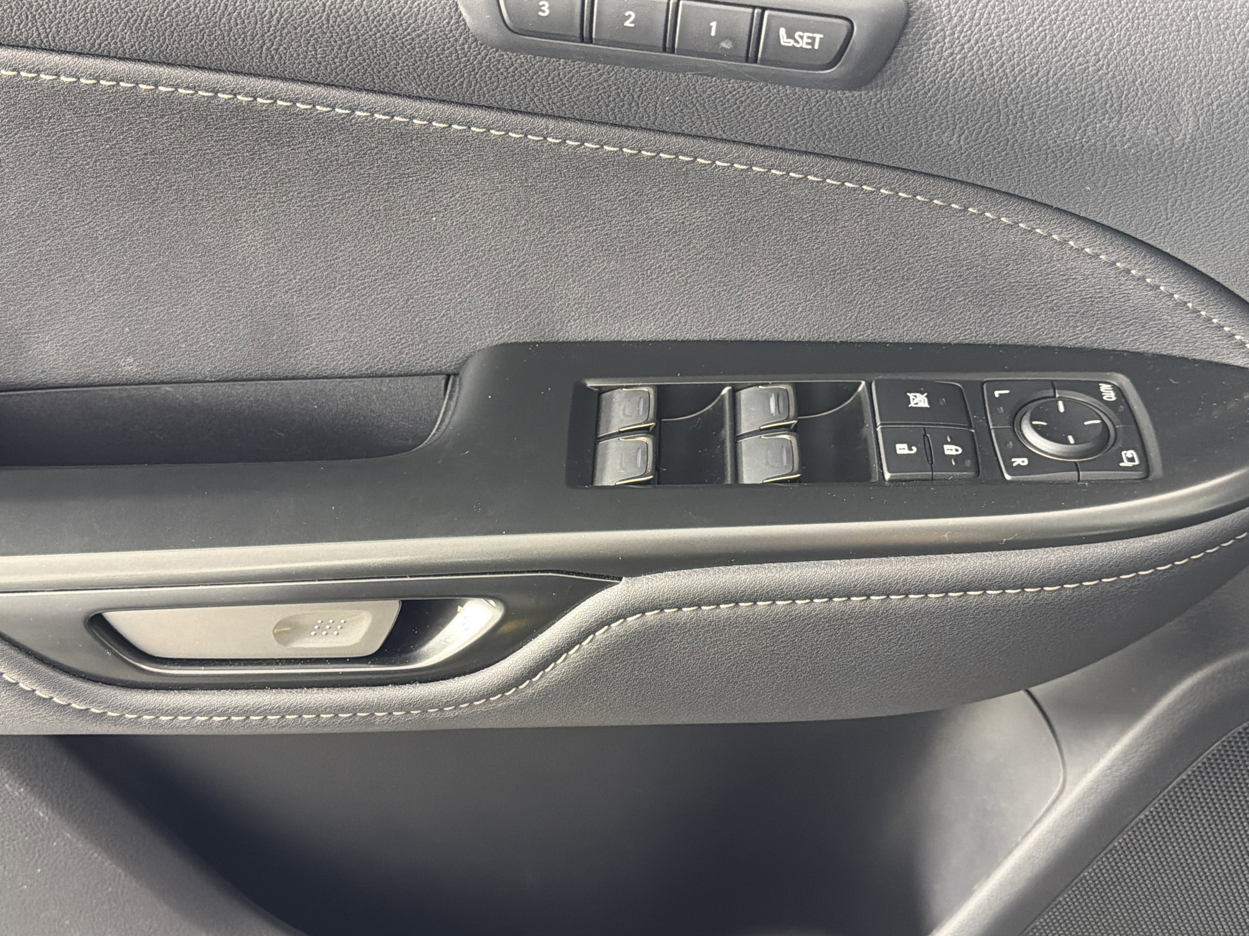 Used 2025 Lexus NX 350h AWD w/ Cold Area Package image 7