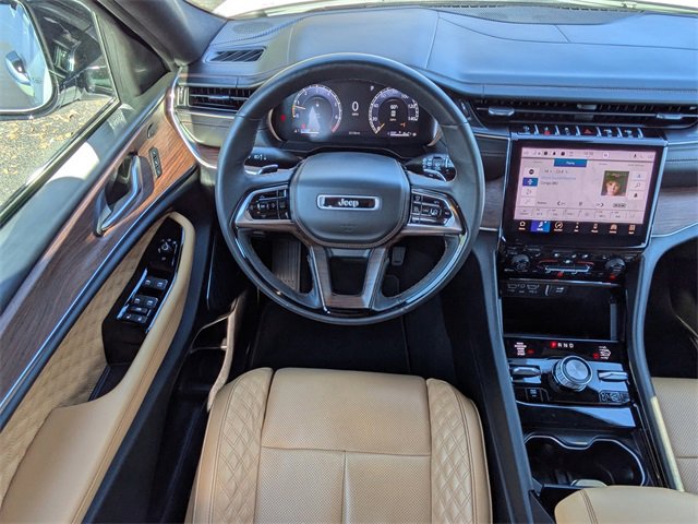 Used 2024 Jeep Grand Cherokee Summit image 17