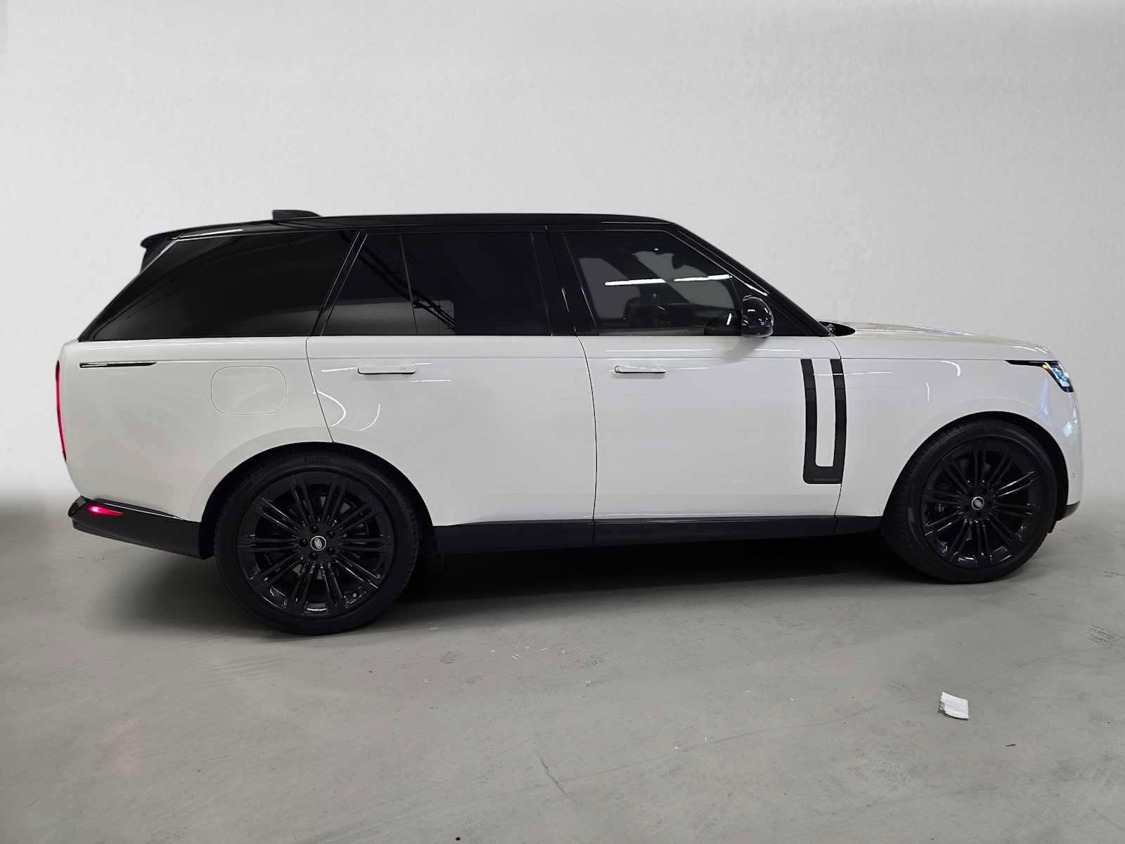 Used 2023 Land Rover Range Rover Autobiography AWD/4WD image 6