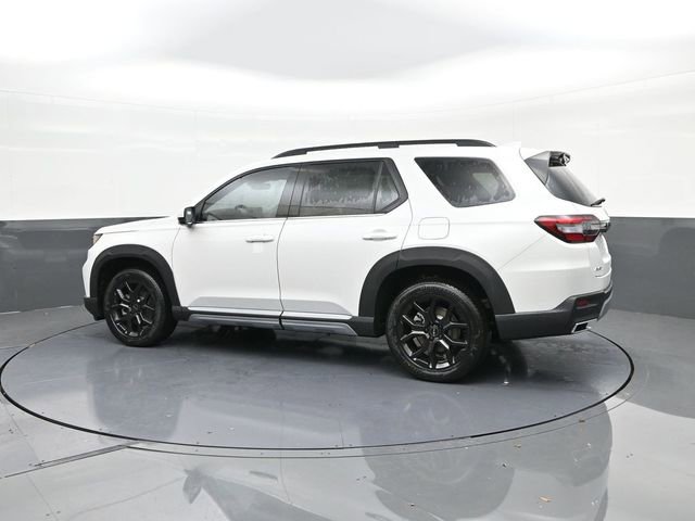 New 2025 Honda Pilot Touring image 5