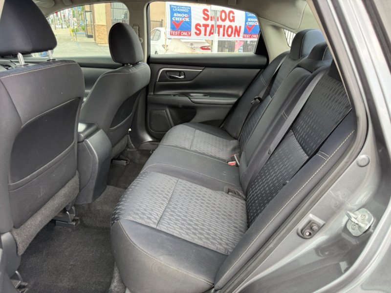 Used 2018 Nissan Altima 2.5 SV FWD image 14