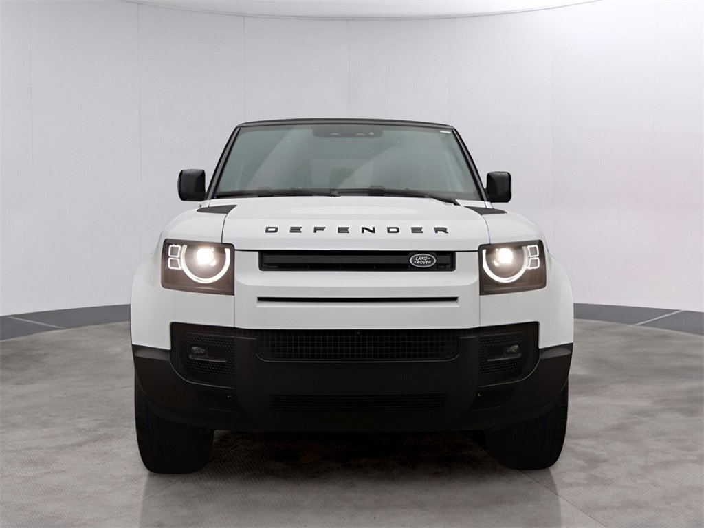 New 2025 Land Rover Defender 90 X-Dynamic SE image 2