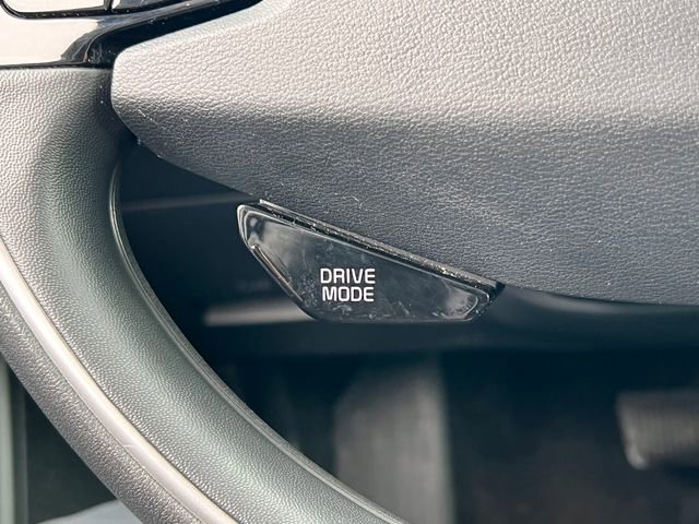 Used 2023 Kia Niro LX image 18