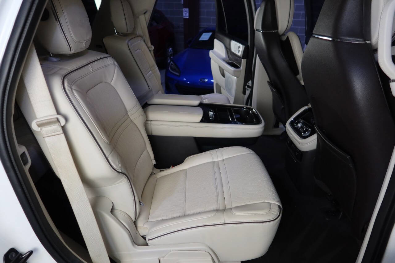 Used 2020 Lincoln Navigator Black Label w/ Cargo Convenience Package image 15