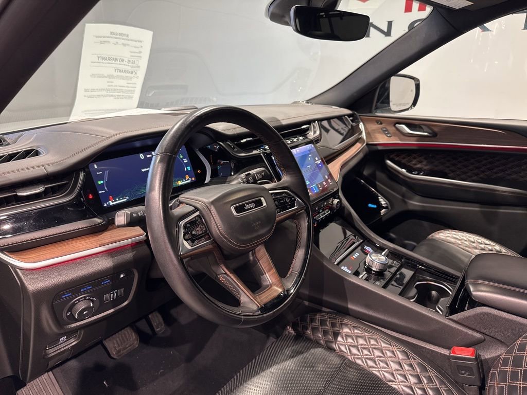 Used 2022 Jeep Grand Cherokee Summit w/ Luxury Tech Group V image 12