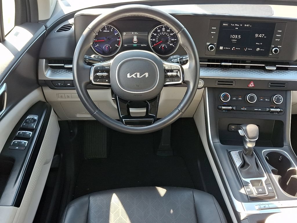 Used 2024 Kia Carnival LX FWD image 12
