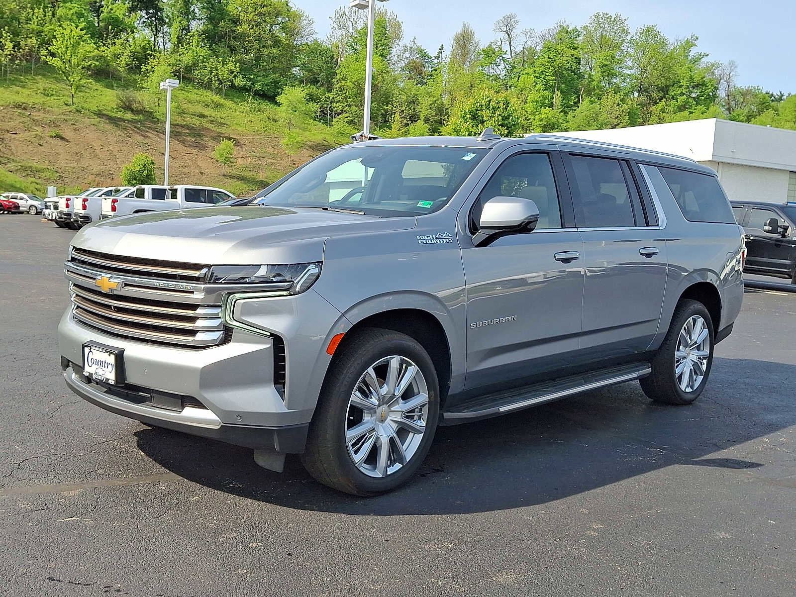Used 2024 Chevrolet Suburban High Country AWD/4WD image 3