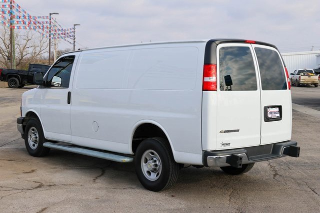 Used 2024 Chevrolet Express 2500 w/ Driver Convenience Package image 5
