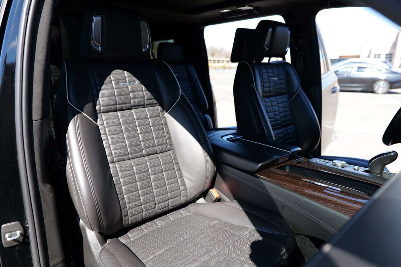 Used 2022 Cadillac Escalade ESV Sport Platinum AWD/4WD image 26