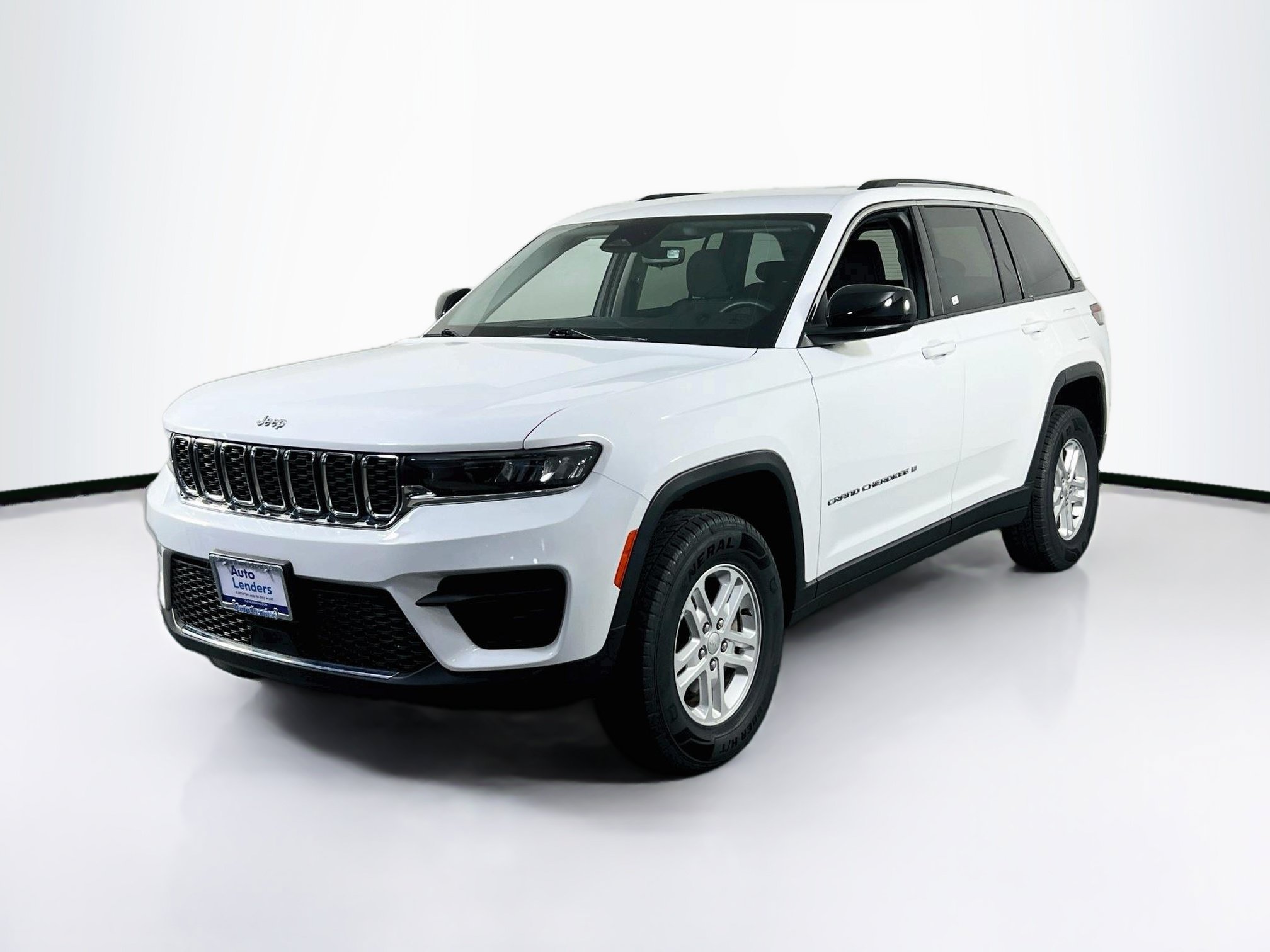 Used 2023 Jeep Grand Cherokee Laredo