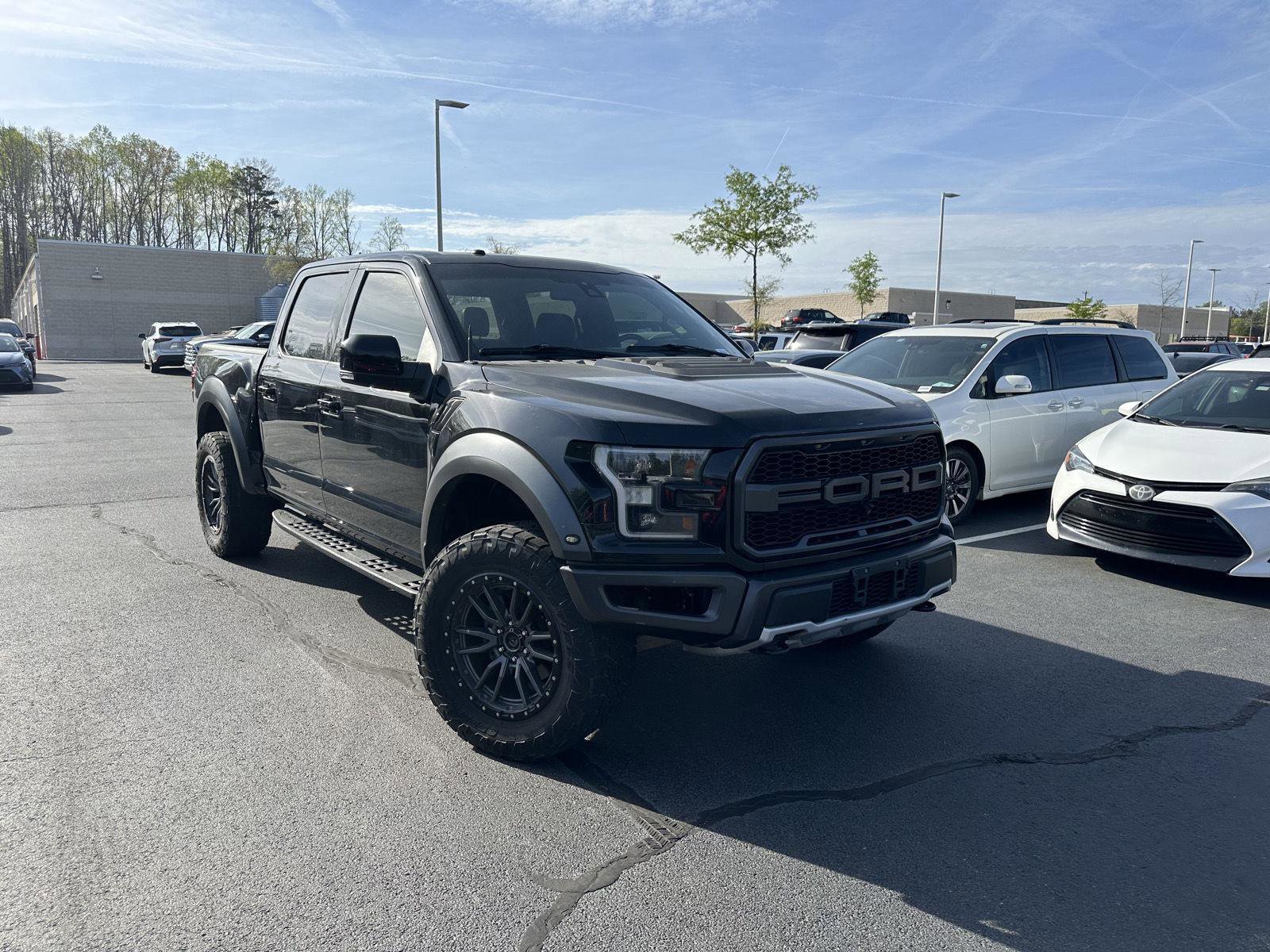 Used 2018 Ford F150 Raptor w/ Equipment Group 802A Luxury image 4