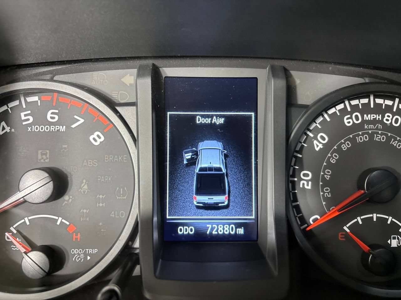 Used 2023 Toyota Tacoma SR w/ SR Convenience Package RWD image 11