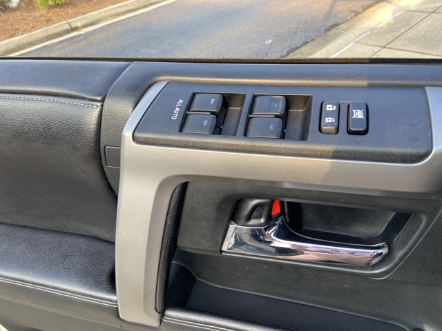 Used 2016 Toyota 4Runner SR5 Premium RWD image 48