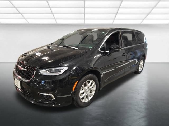 Used 2025 Chrysler Pacifica Select FWD image 8