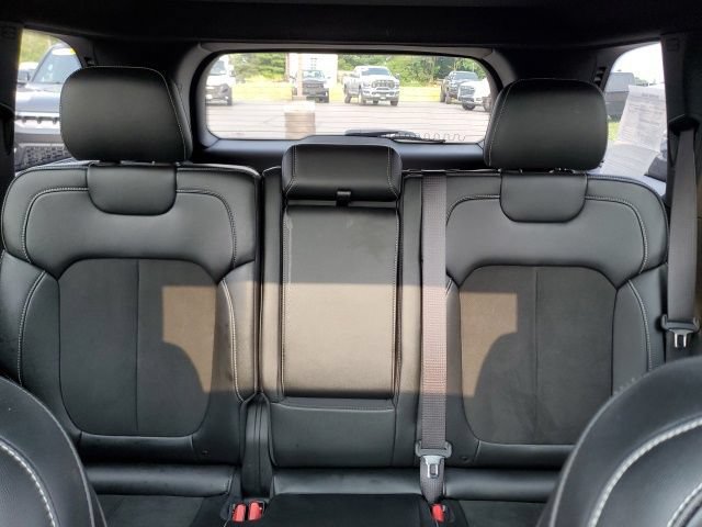 Used 2023 Jeep Grand Cherokee Altitude AWD/4WD image 13