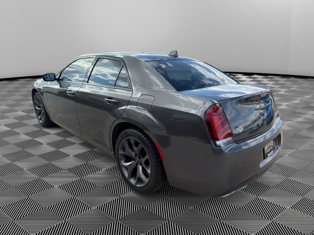 Used 2022 Chrysler 300 Touring w/ Sport Appearance Package RWD image 5