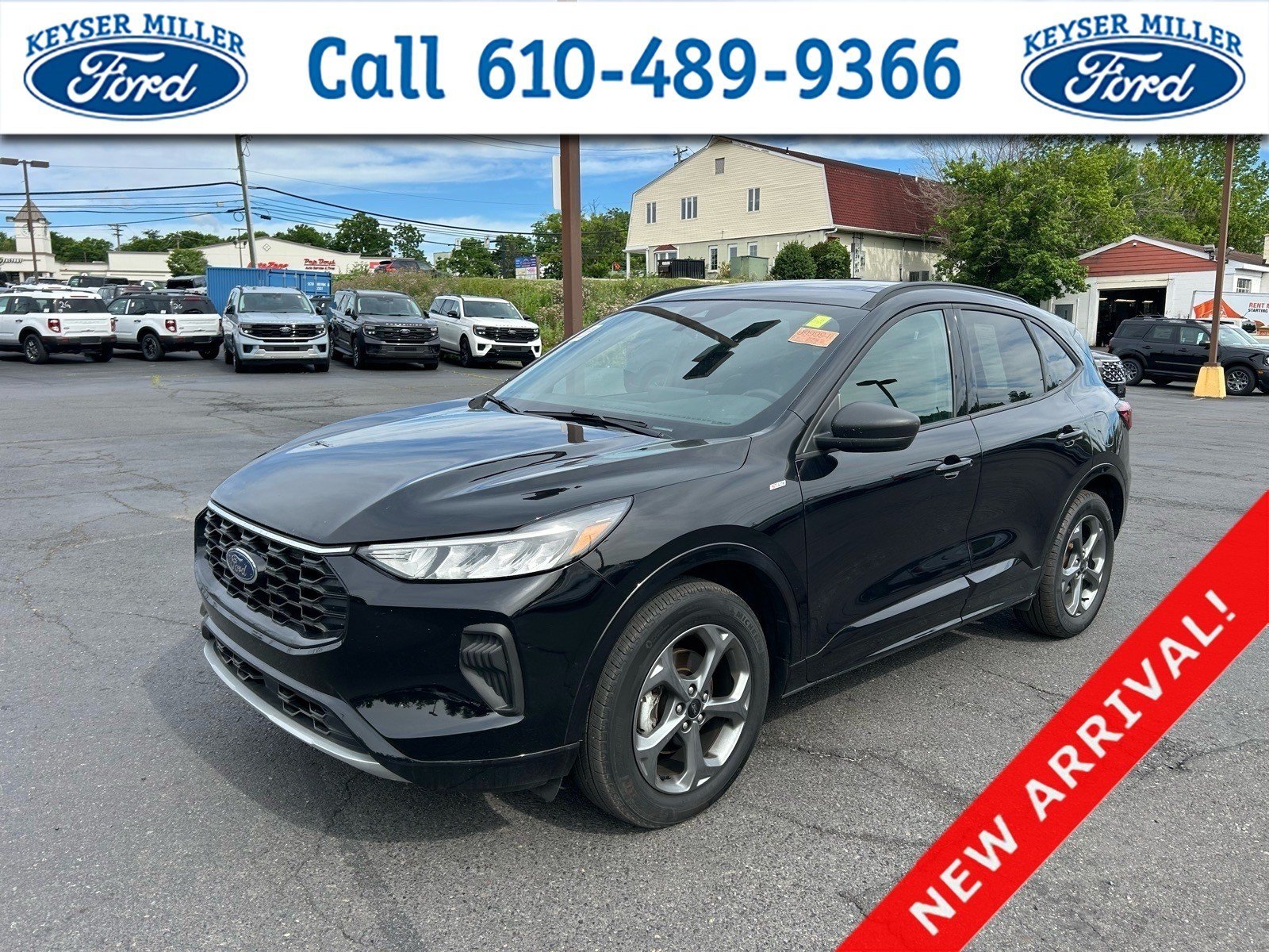 Used 2024 Ford Escape ST-Line w/ Tech Pack #1 AWD/4WD image 1
