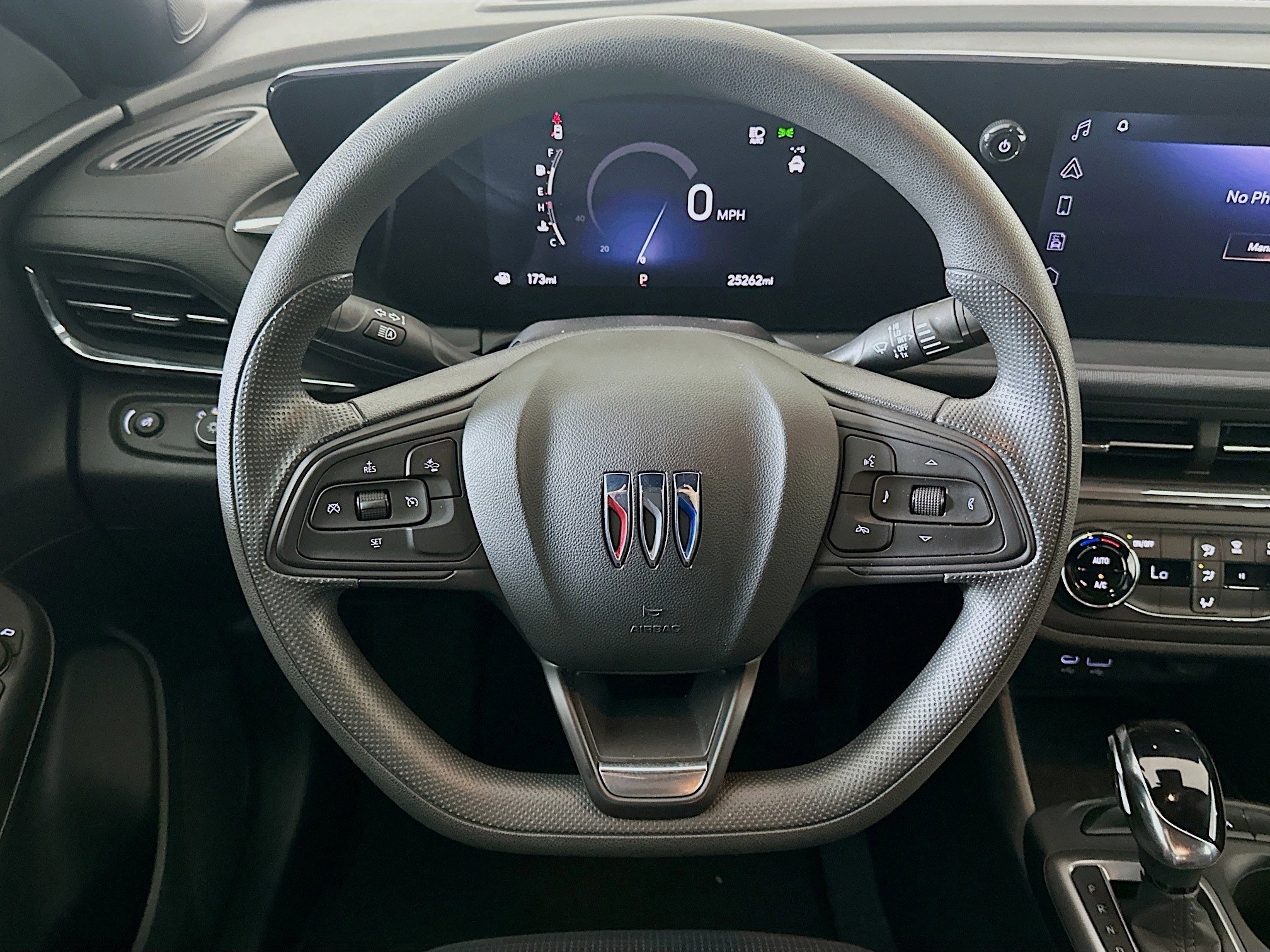 Used 2025 Buick Envista Preferred FWD image 17