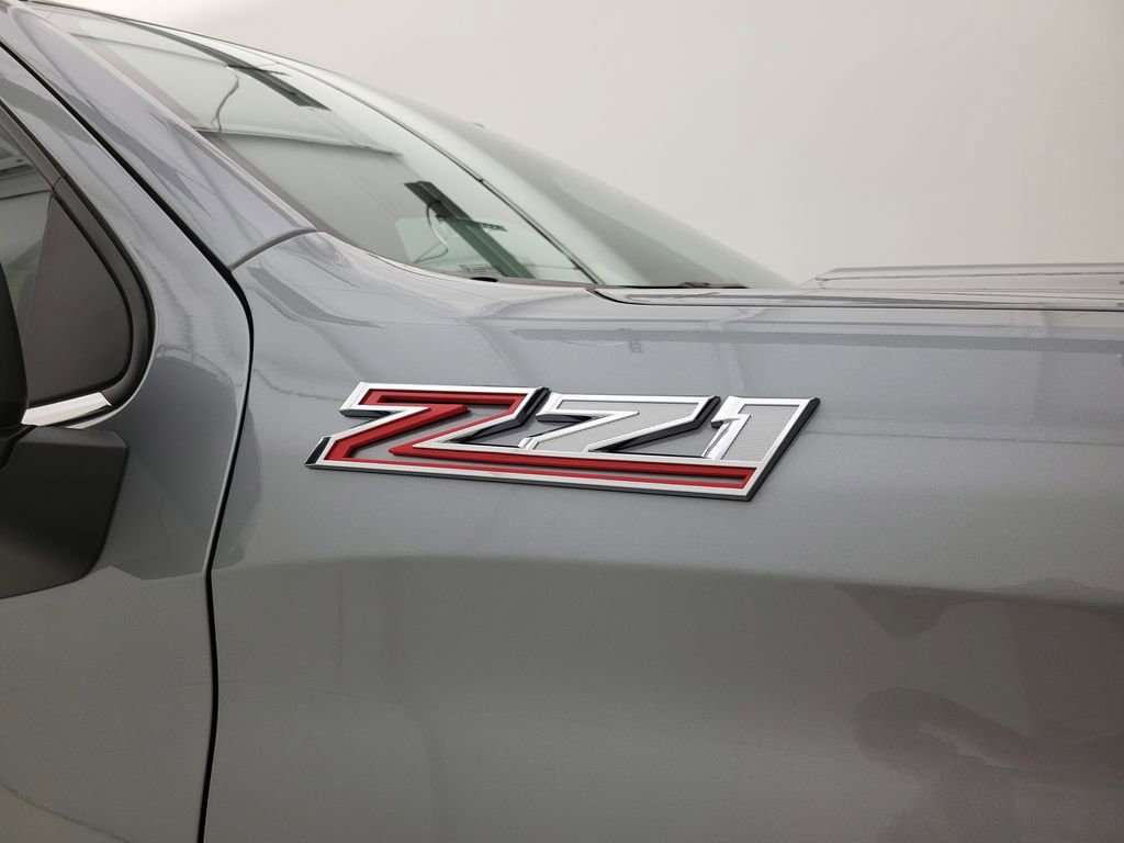 Used 2025 Chevrolet Silverado 1500 LTZ image 35