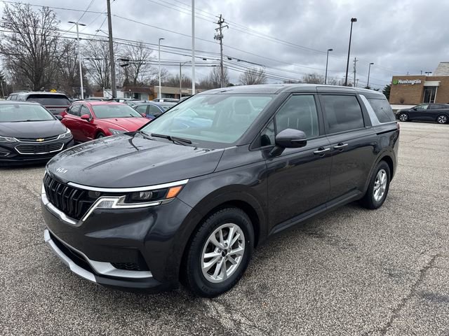 Certified 2024 Kia Carnival LX image 3